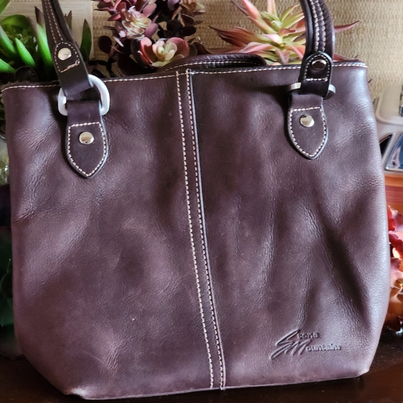 Stone Mountain Accessories Handbags - Stone Mountain Accessories Brown Shoulder Bag